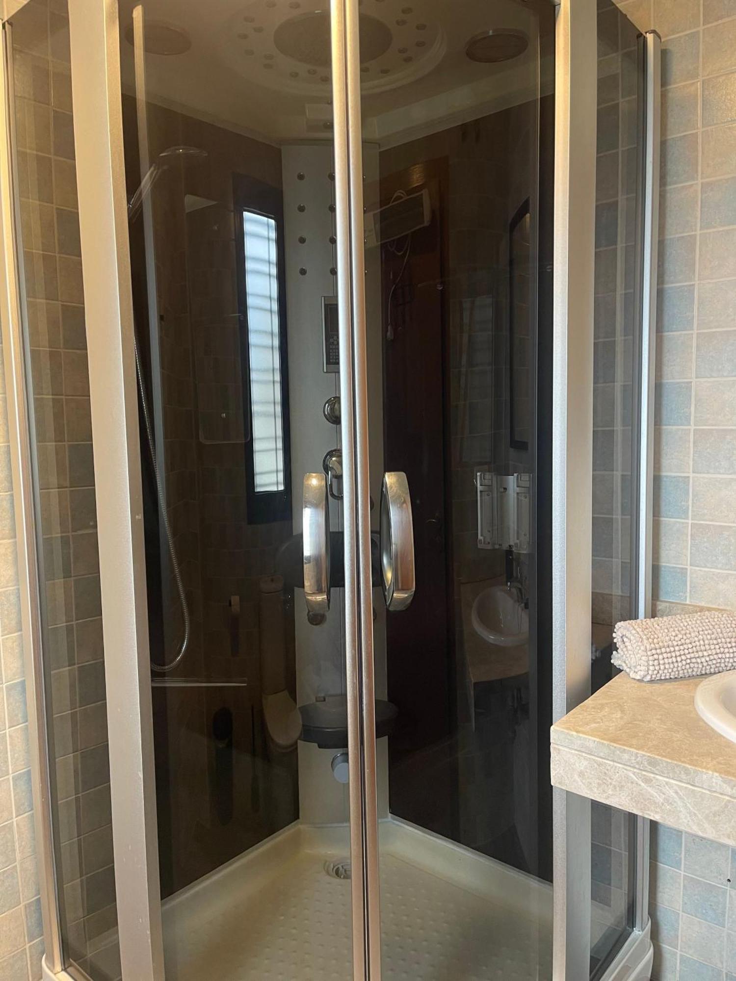 Stelarium-Suite Con Bano Privado En Casa Compartida-Uebica2 Mairena del Aljarafe Exterior foto