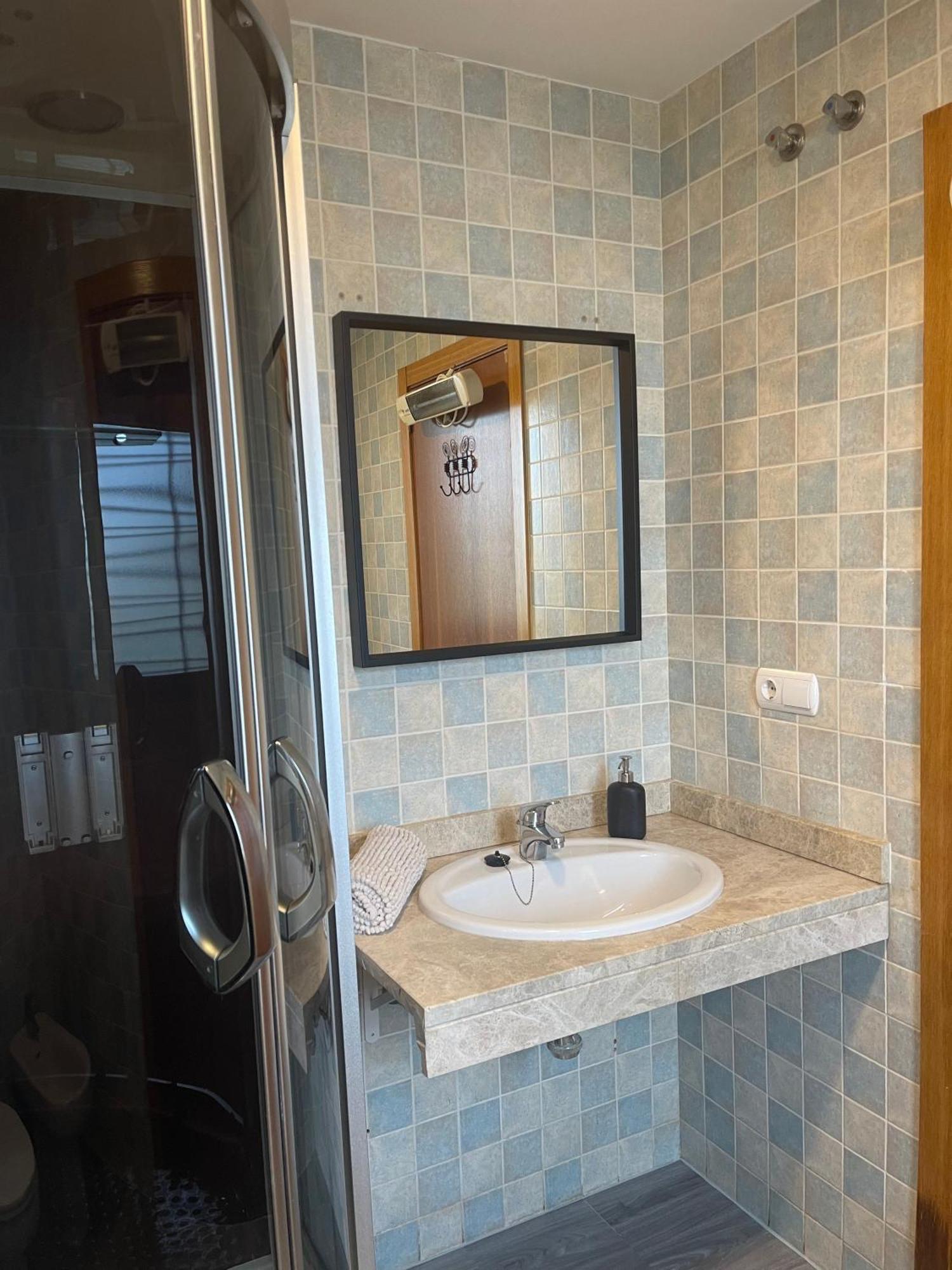 Stelarium-Suite Con Bano Privado En Casa Compartida-Uebica2 Mairena del Aljarafe Exterior foto
