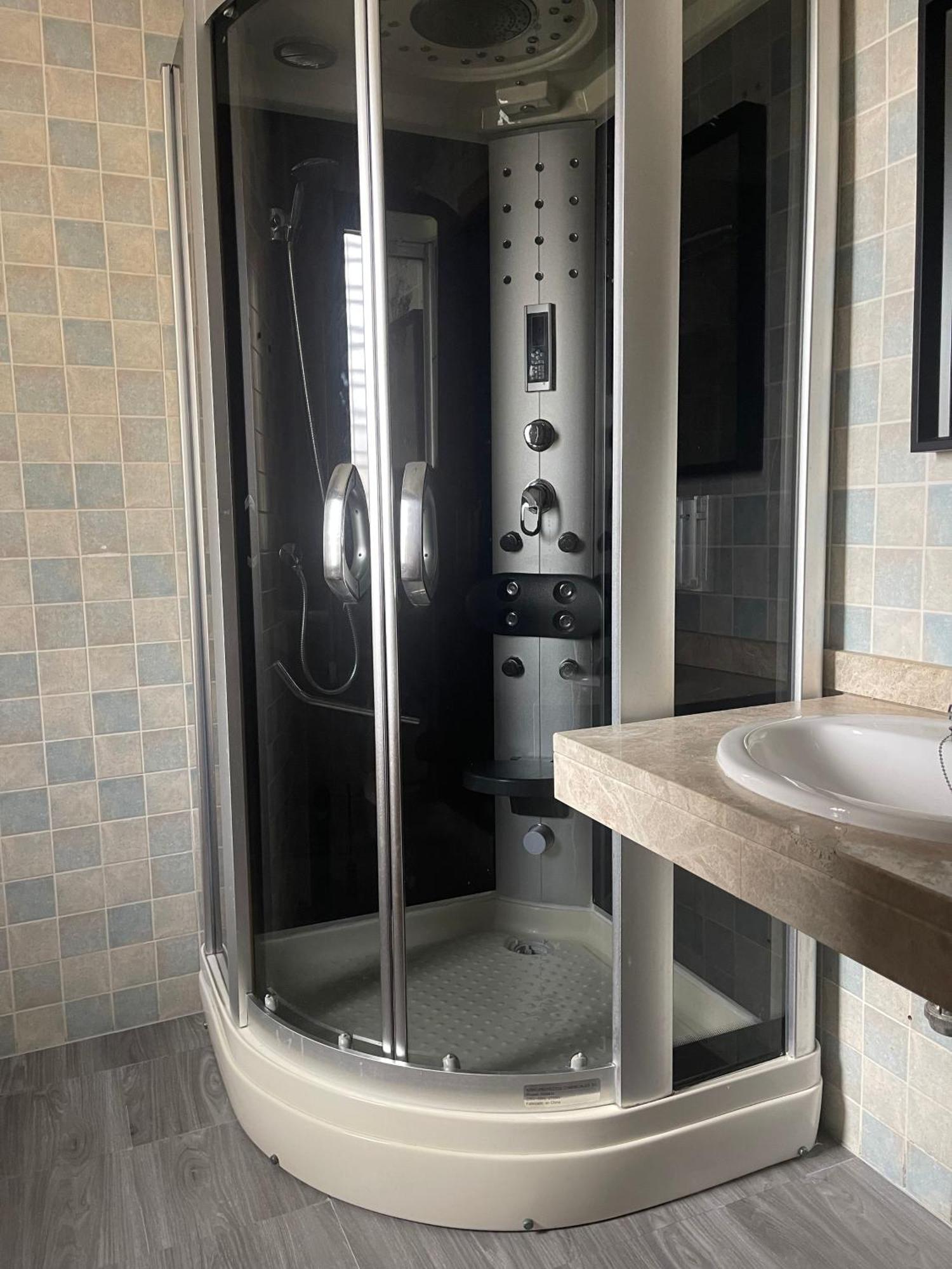 Stelarium-Suite Con Bano Privado En Casa Compartida-Uebica2 Mairena del Aljarafe Exterior foto