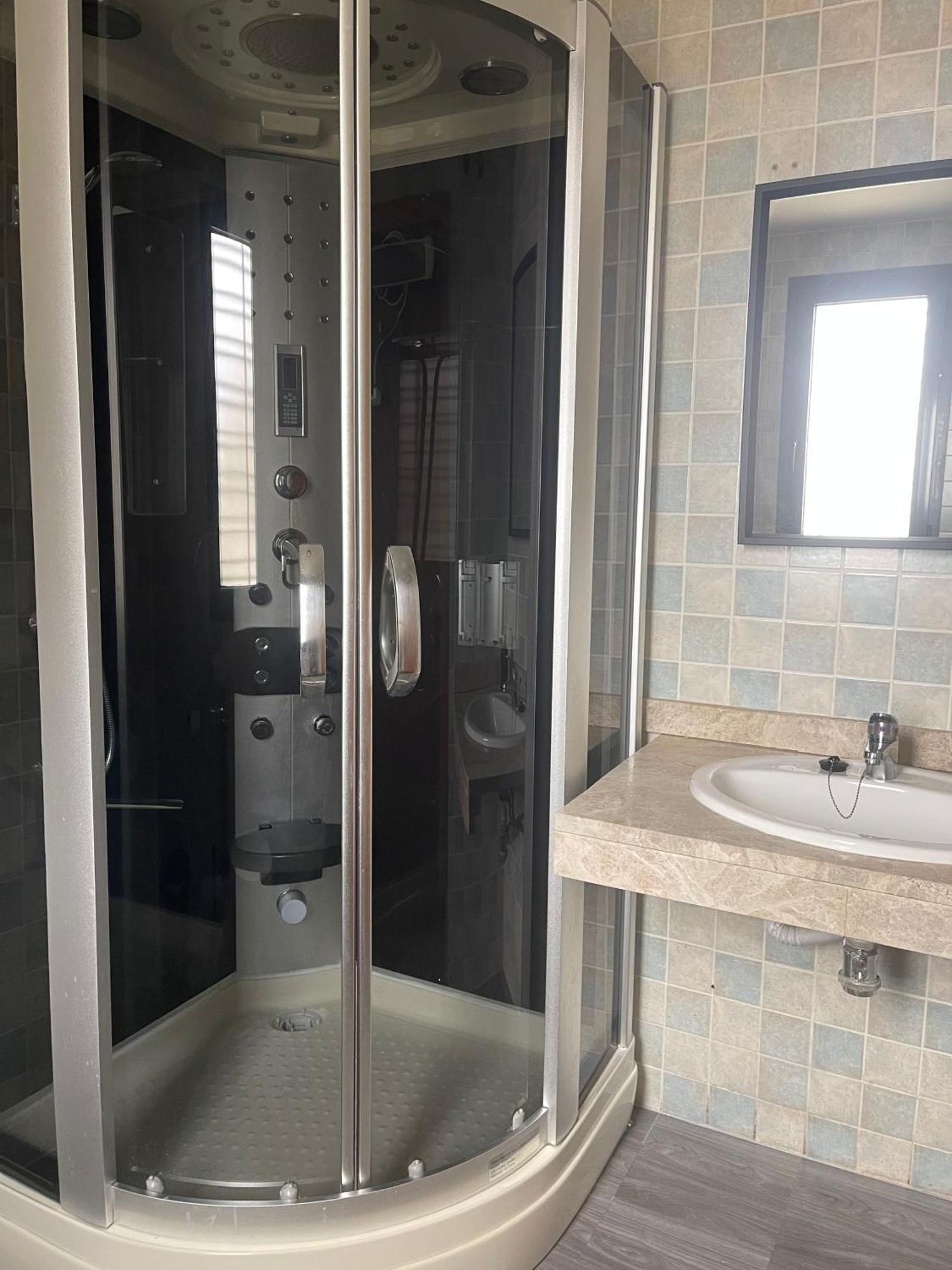 Stelarium-Suite Con Bano Privado En Casa Compartida-Uebica2 Mairena del Aljarafe Exterior foto